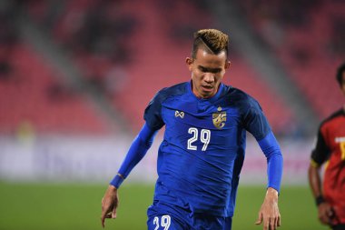 Bangkok-Tayland-9NOV2018: Tayland milli stadyumunda Timor leste ile Tayland arasındaki AFF Suzuki Kupası 2018 maçında Sanrawat dechmitr Tayland dechmitr oyuncusu