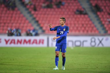 Bangkok-Tayland-9NOV2018: Tayland milli stadyumunda Timor leste ile Tayland arasındaki AFF Suzuki Kupası 2018 maçında Sanrawat dechmitr Tayland dechmitr oyuncusu