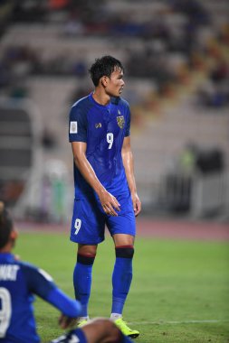 Bangkok-Tayland-9NOV2018: Tayland milli stadyumunda Timor leste ile Tayland arasındaki AFF Suzuki Kupası 2018 'de Adisak kraisorn oyuncusu eylemde