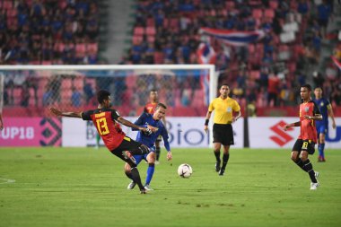 Bangkok-Tayland-9NOV2018: Tayland milli stadyumunda Timor leste ile Tayland arasındaki AFF Suzuki Kupası 2018 maçında Sanrawat dechmitr Tayland dechmitr oyuncusu