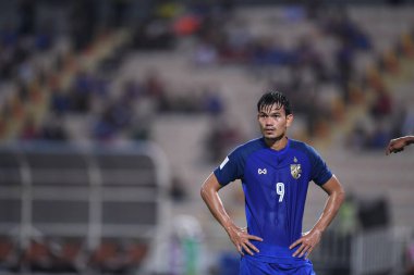 Bangkok-Tayland-9NOV2018: Tayland milli stadyumunda Timor leste ile Tayland arasındaki AFF Suzuki Kupası 2018 'de Adisak kraisorn oyuncusu eylemde