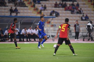 Bangkok-Tayland-9NOV2018: Tayland milli stadyumu Timor Leste karşısında Tayland AFF Suzuki Kupası 2018 'de Mongkol Tossakai oynuyordu