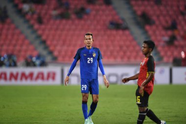 Bangkok-Tayland-9NOV2018: Tayland milli stadyumunda Timor leste ile Tayland arasındaki AFF Suzuki Kupası 2018 maçında Sanrawat dechmitr Tayland dechmitr oyuncusu
