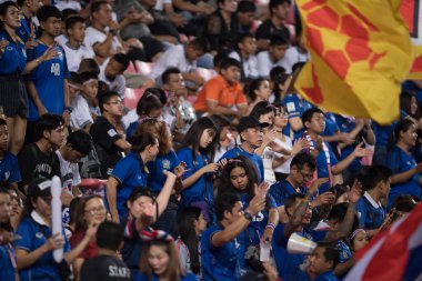 Bangkok-Tayland-17NOV2018: Tayland ile Endonezya arasındaki AFF Suzuki Kupası 2018 yılındaki ulusal stadyum, Tayland karşılaşmasında kimliği belirsiz taraftar