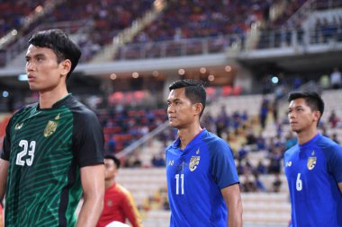 Bangkok-Tayland-17NOV2018: Tayland milli stadyumunda Tayland - Endonezya maçı olan AFF Suzuki Kupası 2018 'de Tayland' ın Mongkol Tossakrai oyuncusu
