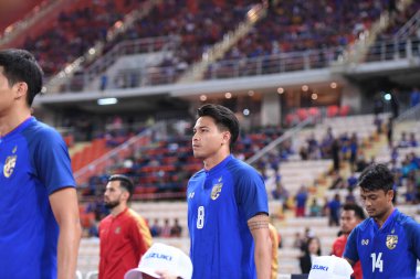Bangkok-Tayland-17NOV2018: Tayland milli stadyumunda Tayland ile Endonezya arasındaki AFF Suzuki Kupası 2018 sırasında Tayland 'ın Thitipan phuangjan oyuncusu eylemde