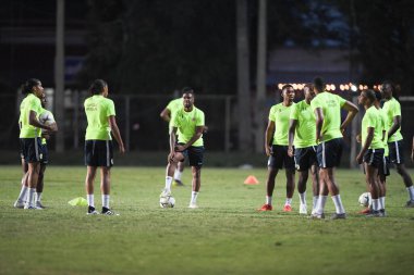 Buriram-Tayland-7Jun2019: Curacao oyuncusu Vietnam 'a karşı antrenman öncesi Chang antrenman sahasında, defin, thailand