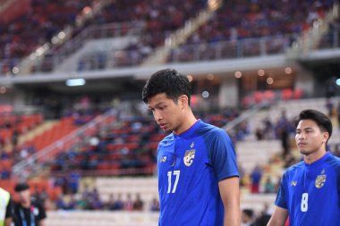 Bangkok-Tayland-17NOV2018: Tayland milli stadyumunda Tayland ile Endonezya arasındaki AFF Suzuki Kupası 2018 sırasında Tanaboon Kesarat oynuyordu