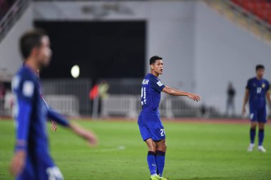 Bangkok-Tayland-17NOV2018: Tayland milli stadyumunda Tayland ile Endonezya arasındaki AFF Suzuki Kupası 2018 sırasında Pokklao anan oyuncusu eylemde