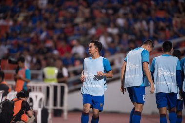 Bangkok-Tayland-17NOV2018: Tayland milli stadyumunda Tayland ile Endonezya arasındaki AFF Suzuki Kupası 2018 'de Sümanya purisai oyuncusu eylemde