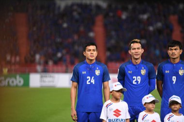 Bangkok-Tayland-17NOV2018: Tayland milli stadyumunda Tayland ile Endonezya arasındaki AFF Suzuki Kupası 2018 'de Korrakod Viriyaudomsiri oyuncusu
