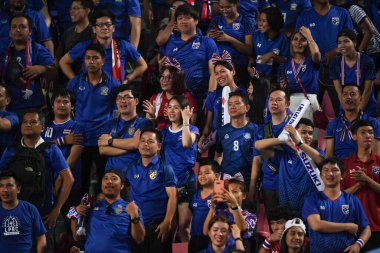 Bangkok-Tayland-17NOV2018: Tayland ile Endonezya arasındaki AFF Suzuki Kupası 2018 yılındaki ulusal stadyum, Tayland karşılaşmasında kimliği belirsiz taraftar