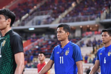 Bangkok-Tayland-17NOV2018: Tayland milli stadyumunda Tayland - Endonezya maçı olan AFF Suzuki Kupası 2018 'de Tayland' ın Mongkol Tossakrai oyuncusu