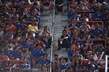 Bangkok-Tayland-17NOV2018: Tayland ile Endonezya arasındaki AFF Suzuki Kupası 2018 yılındaki ulusal stadyum, Tayland karşılaşmasında kimliği belirsiz taraftar