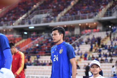 Bangkok-Tayland-17NOV2018: Tayland milli stadyumunda Tayland ile Endonezya arasındaki AFF Suzuki Kupası 2018 'de Korrakod Viriyaudomsiri oyuncusu