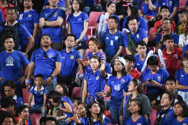 Bangkok-Tayland-17NOV2018: Tayland ile Endonezya arasındaki AFF Suzuki Kupası 2018 yılındaki ulusal stadyum, Tayland karşılaşmasında kimliği belirsiz taraftar