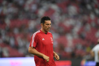 Kallang, Singapur - 21 Temmuz 2019: Juventus 'un oyuncusu Gianluigi Buffon, Juventus ile Singapur Ulusal Stadyumu arasındaki buzul 2019 savaşında 