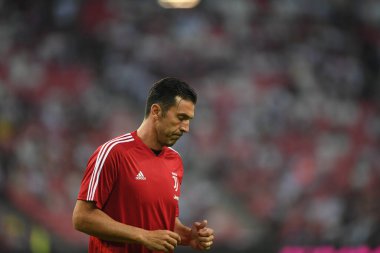 Kallang, Singapur - 21 Temmuz 2019: Juventus 'un oyuncusu Gianluigi Buffon, Juventus ile Singapur Ulusal Stadyumu arasındaki buzul 2019 savaşında 
