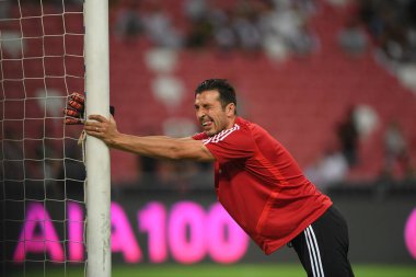 Kallang, Singapur - 21 Temmuz 2019: Juventus 'un oyuncusu Gianluigi Buffon, Juventus ile Singapur Ulusal Stadyumu arasındaki buzul 2019 savaşında 