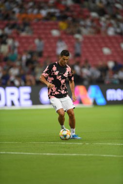 Kallang, Singapur - 21 Temmuz 2019: Juventus 'un oyuncusu Cristiano Ronaldo, Juventus ve Spurs arasında Singapur' daki ulusal stadyumda 2019 yılındaki eylemde.  