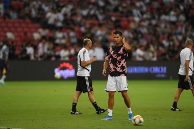 Kallang, Singapur - 21 Temmuz 2019: Juventus 'un oyuncusu Cristiano Ronaldo, Juventus ve Spurs arasında Singapur' daki ulusal stadyumda 2019 yılındaki eylemde.  