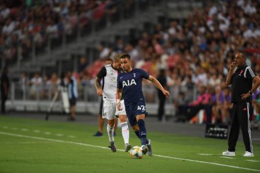 Kallang, Singapur - 21 Temmuz 2019: Tottenham Hotspur oyuncusu Anthony Georgiou, Juventus ile Singapur Ulusal Stadyumu arasındaki buzul 2019 savaşında 