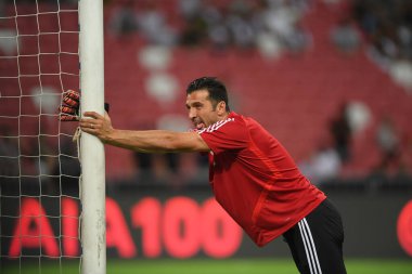 Kallang, Singapur - 21 Temmuz 2019: Juventus 'un oyuncusu Gianluigi Buffon, Juventus ile Singapur Ulusal Stadyumu arasındaki buzul 2019 savaşında 