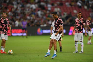 Kallang, Singapur - 21 Temmuz 2019: Juventus 'un oyuncusu Cristiano Ronaldo, Juventus ve Spurs arasında Singapur' daki ulusal stadyumda 2019 yılındaki eylemde.  
