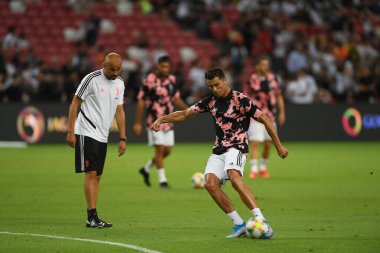 Kallang, Singapur - 21 Temmuz 2019: Juventus 'un oyuncusu Cristiano Ronaldo, Juventus ve Spurs arasında Singapur' daki ulusal stadyumda 2019 yılındaki eylemde.   