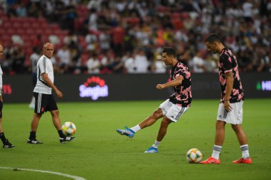 Kallang, Singapur - 21 Temmuz 2019: Juventus 'un oyuncusu Cristiano Ronaldo, Juventus ve Spurs arasında Singapur' daki ulusal stadyumda 2019 yılındaki eylemde.  