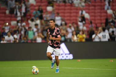 Kallang, Singapur - 21 Temmuz 2019: Juventus 'un oyuncusu Cristiano Ronaldo, Juventus ve Spurs arasında Singapur' daki ulusal stadyumda 2019 yılındaki eylemde.   