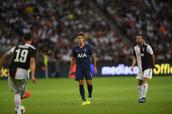 Kallang, Singapur - 21 Temmuz 2019: Erik Lamela, Tottenham Hotspur oyuncusu Juventus ile Singapur Ulusal Stadyumu arasındaki buzul 2019 sırasında 