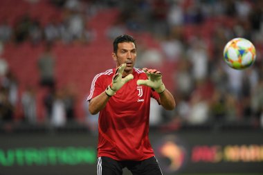 Kallang, Singapur - 21 Temmuz 2019: Juventus 'un Gianluigi Buffon oyuncusu Juventus ile Tottenham Hotspur arasında ulusal stadyum, Singapur