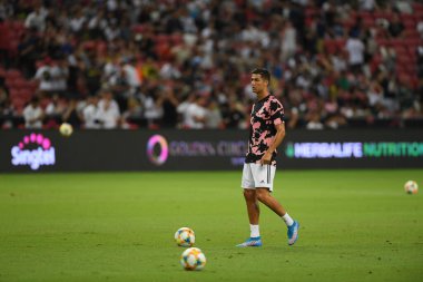 Kallang, Singapur - 21 Temmuz 2019: Juventus 'un Cristiano Ronaldo oyuncusu, Juventus ile Tottenham Hotspur arasında 2019 yılında Singapur' un başkenti Singapur 'da görev yaptı.