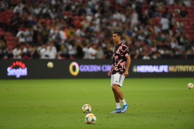 Kallang, Singapur - 21 Temmuz 2019: Juventus 'un Cristiano Ronaldo oyuncusu, Juventus ile Tottenham Hotspur arasında 2019 yılında Singapur' un başkenti Singapur 'da görev yaptı.