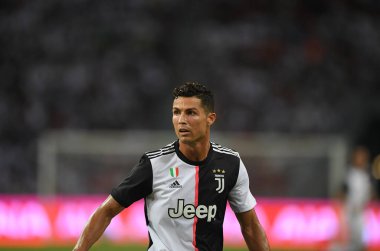 Kallang, Singapur - 21 Temmuz 2019: Juventus 'un Cristiano Ronaldo oyuncusu Juventus ile Singapur' daki ulusal stadyumdaki mahmuzlar arasında 2019 yılındaki eylemde.
