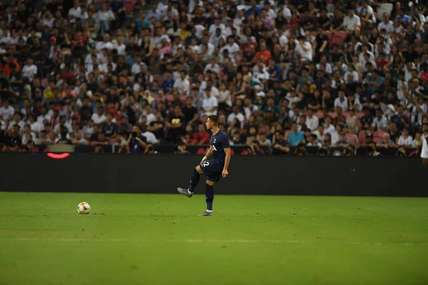 Kallang, Singapur - 21 Temmuz 2019: Anthony Georgiou # 42 Tottenham hotspur oyuncusu 2019 yılında Juventus ve Tottenham Hotspur arasında ulusal stadyumda görev yaptı.
