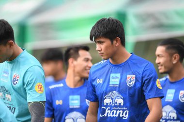 Bangkok, Tayland - 30 Mayıs 2019: Tayland 'daki Alp Futbol Kampı' nda düzenlenen turnuvanın kral kupası 2019 turnuvası öncesinde Tayland 'ın Nuttaphon Malaphan oyuncusu