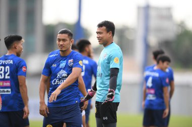 Bangkok, Tayland - 30 Mayıs 2019 Tayland Chatchai Budprom oyuncusu Tayland 'daki Alp futbolu kampında 2019 Kral Kupası öncesinde antrenman yapıyor