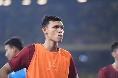 Kuala lumphur-Malezya-14 Kasım 2019: Supachai Jaidet 9 Tayland Oyuncusu FIFA Dünya Kupası Katarı 2022 'de Malezya' ya karşı Buckit Jalil, Malezya