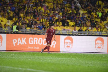 Kuala lumphur-Malezya-14 Kasım 2019: Eakkanit Panya Tayland Oyuncusu FIFA Dünya Kupası Katarı 2022 'de Malezya' ya karşı Buckit Jalil, Malezya