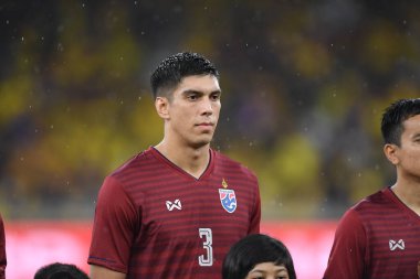 Kuala lumphur-Malezya-14Nov2019: Elias Dorloh 3 Tayland Oyuncusu Fifa Dünya Kupası Katarı 2022 'de Malezya' ya karşı Buckit Jalil, Malezya