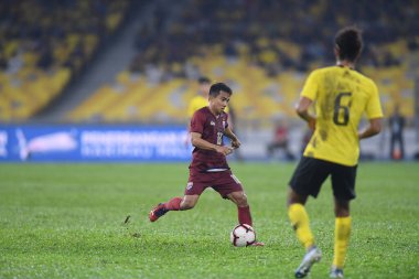 Kuala lumphur-Malezya-14 Kasım 2019: Chanathip Songkasin 18 Tayland Oyuncusu FIFA Dünya Kupası Katarı 2022 'de Malezya' ya karşı Malezya, Malezya 'da oynuyordu