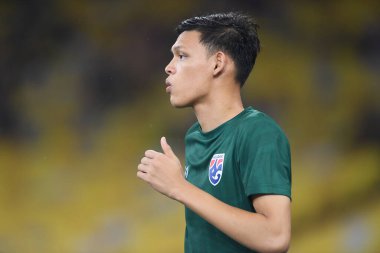 Kuala lumphur-Malezya-14 Kasım 2019: Supachai Jaidet 9 Tayland Oyuncusu FIFA Dünya Kupası Katarı 2022 'de Malezya' ya karşı Buckit Jalil, Malezya