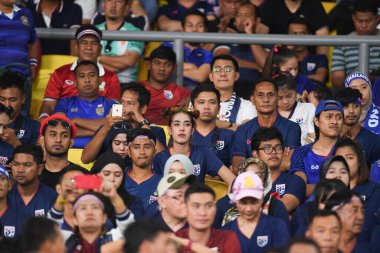Kuala lumphur-Malezya-14 Kasım 2019: FIFA Dünya Kupası sırasında Malezya 'ya karşı Malezya, Malezya' da düzenlenen 2022 Dünya Kupası 'nda Tayland' ın tanımlanamayan bir taraftarı