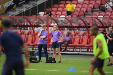 Kallang-singapore-19jul2019-Staff coach of tottenham hotspur in action during official training before icc2019 at national stadium,singapore