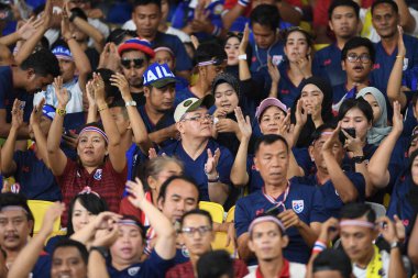 Kuala lumphur-Malezya-14 Kasım 2019: FIFA Dünya Kupası sırasında Malezya 'ya karşı Malezya, Malezya' da düzenlenen 2022 Dünya Kupası 'nda Tayland' ın tanımlanamayan bir taraftarı