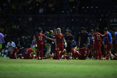 Buriram, Tayland - 8 Haziran 2019: Kings Cup final maçı sonrasında Buriram, Tayland 'da Curacao ile oynanan maçta Vietnam Oyuncuları