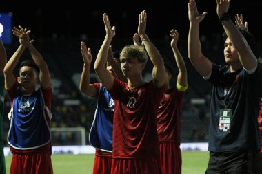 Buriram, Tayland - 8 Haziran 2019: Kings Cup final maçı sırasında Buriram, Tayland 'da Curacao' ya karşı mücadele eden Vietnam Oyuncuları