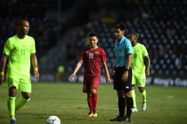 Buriram, Tayland - 8 Haziran 2019: Nguyn Quang Hi # 19 Kings Cup final karşılaşmasında Curacao 'ya karşı Chang Arena, Buriram, Tayland